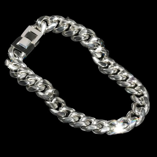 Luxury Cuban Link Bracelet – Stainless Steel | Waterproof Pendant