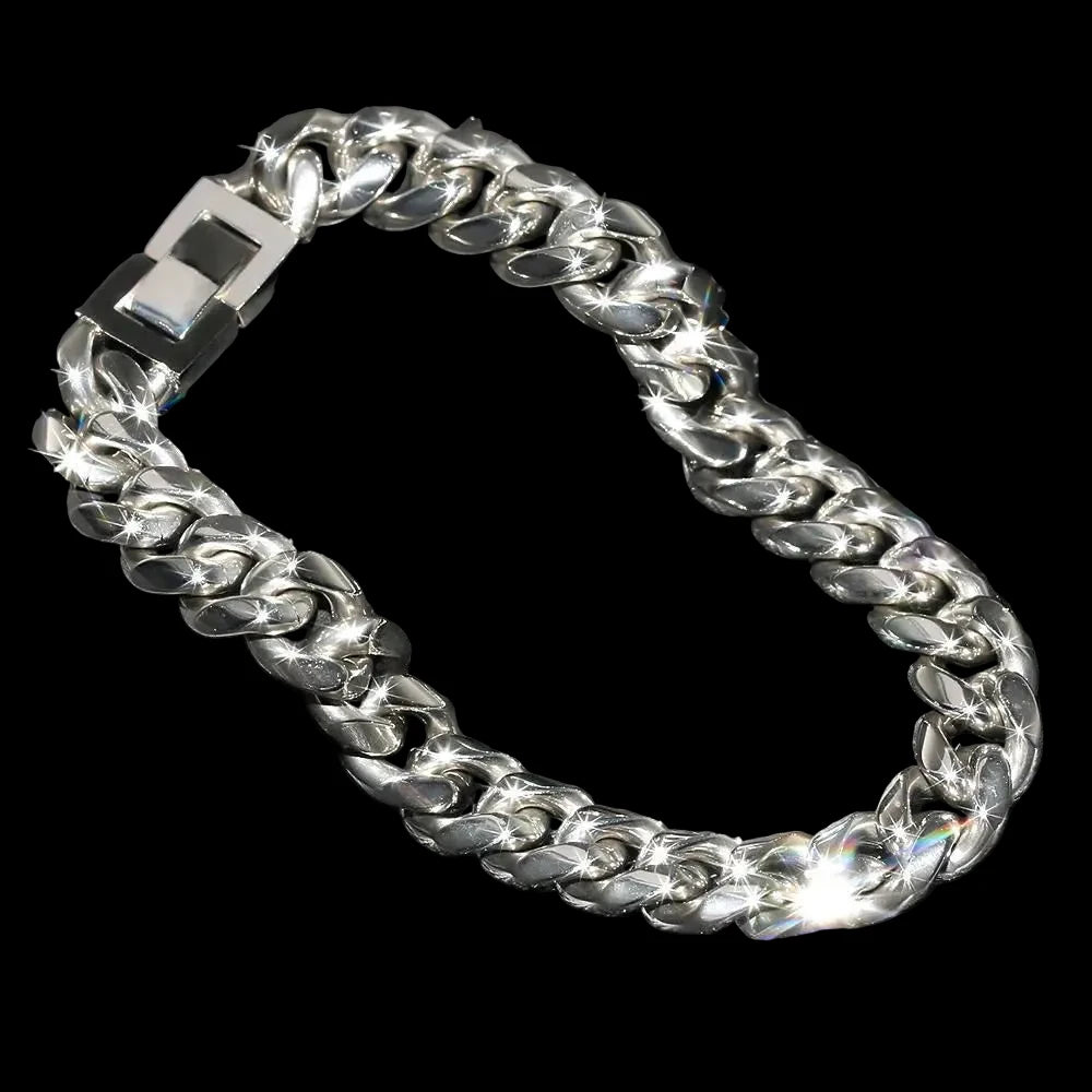 Luxury Cuban Link Bracelet – Stainless Steel | Waterproof Pendant